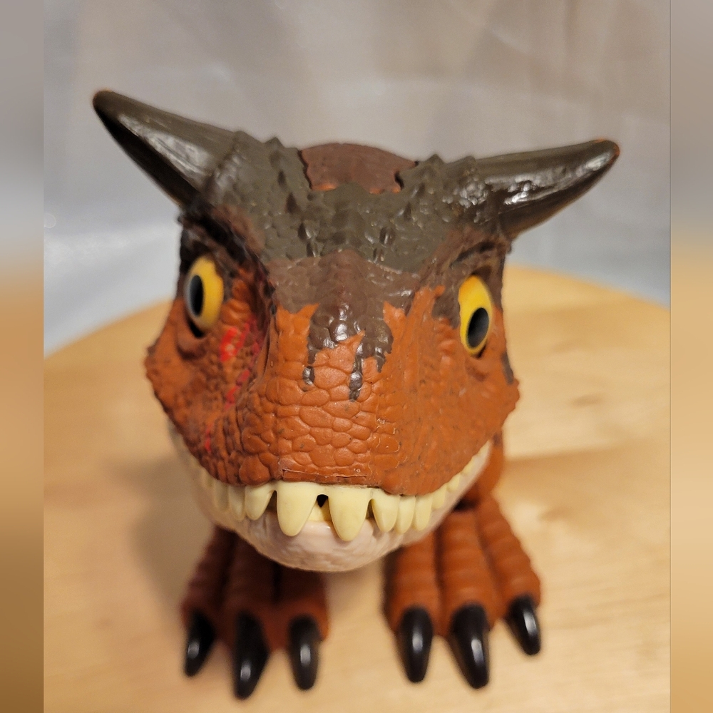 Jurassic World Camp Cretaceous Action Figure, Chompin Carnotaurus Toro Dinosaur - Picture 4 of 12